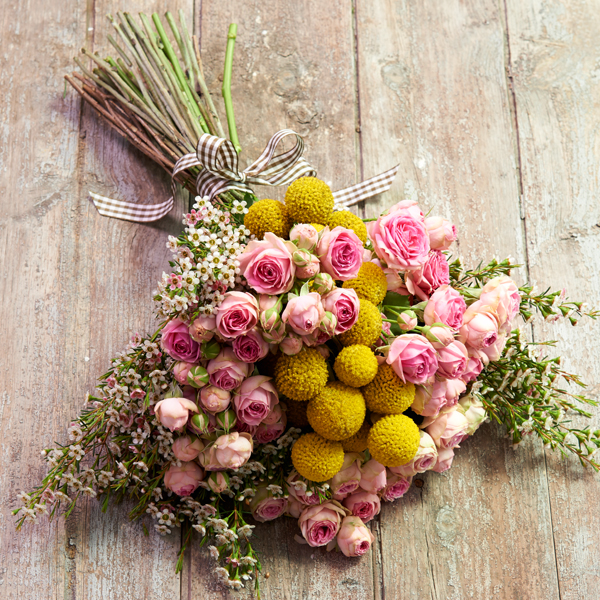 DIY Handtied Bouquet Make a Bouquet of Flowers ProFlowers Blog